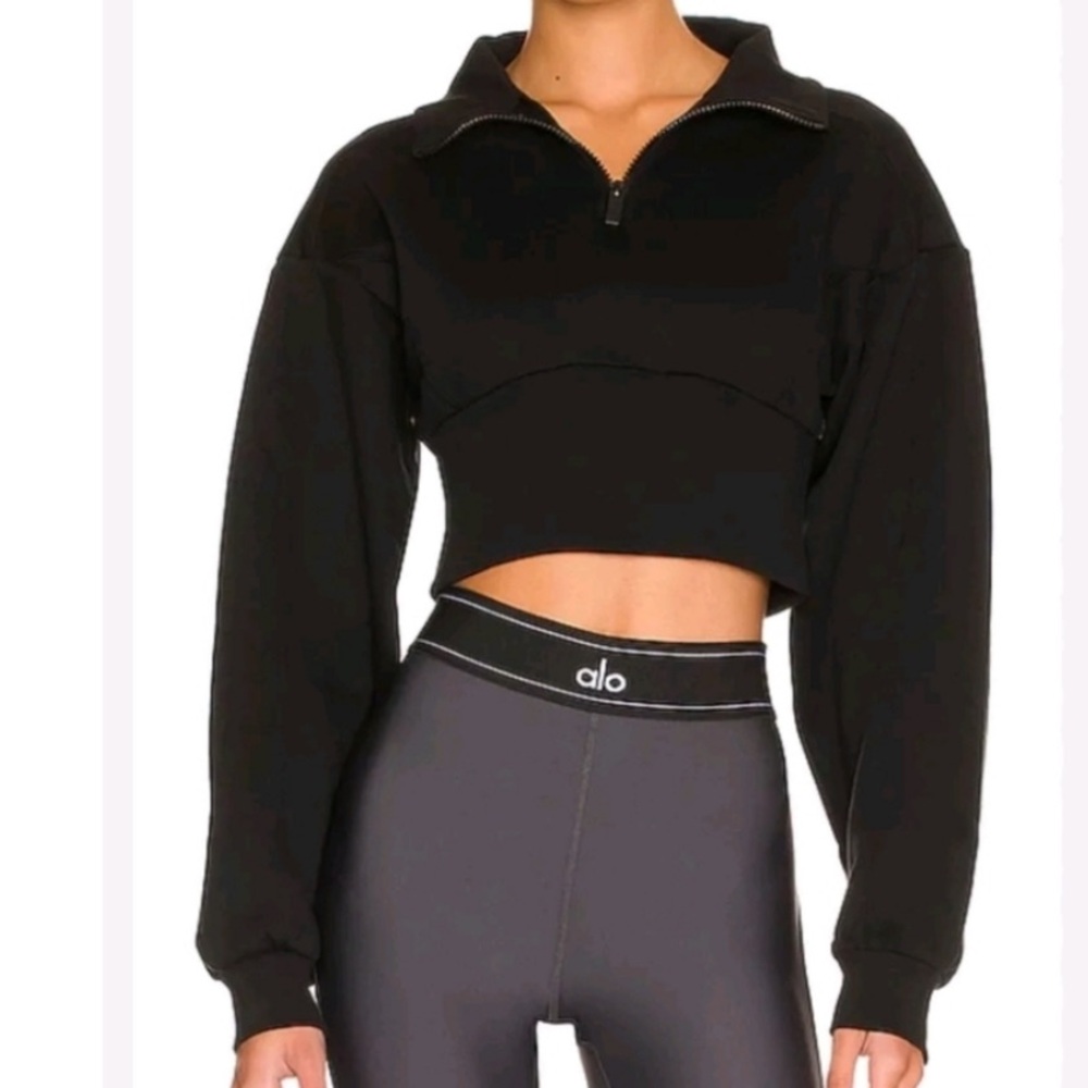 ALO Yoga Vixen Cropped 1/4 Zip Pullover in Black. Size Small.